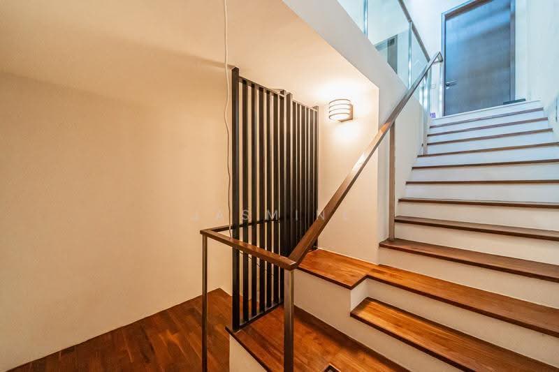 Haus@Serangoon Garden, 19 Serangoon Garden Way, Hougang / Punggol / Sengkang, 5 Bedrooms, 3,918 sqft, Terraced House For Sale, by Jasmine Lau, 500261366 - Actual stairs of unit - PropertyGuru.com.sg