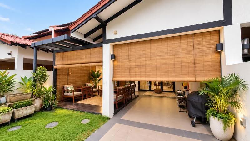 Saraca Villas, 1 Saraca Terrace, Seletar / Yio Chu Kang, 5 Bedrooms, 3,100 sqft, Terraced House For Sale, by Sheela Ferozkhan, 500261367 - Exterior - PropertyGuru.com.sg