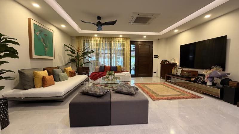 Saraca Villas, 1 Saraca Terrace, Seletar / Yio Chu Kang, 5 Bedrooms, 3,100 sqft, Terraced House For Sale, by Sheela Ferozkhan, 500261367 - Living Room - PropertyGuru.com.sg