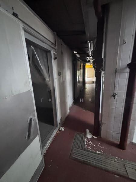 Siglap drive, Siglap drive, East Coast / Marine Parade, 1,899 sqft, Shop / Shophouse For Rent, by Tanisha Suresh Balani, 500261378 - Corridor - CommercialGuru.com.sg