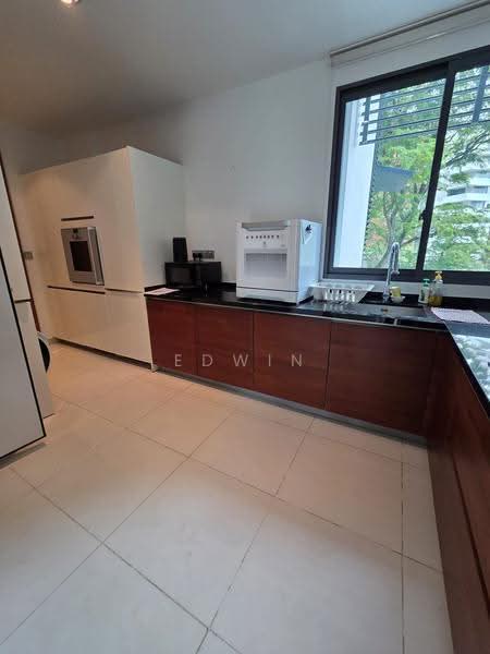 Volari, 12 Balmoral Road, Tanglin / Holland / Bukit Timah, 2 Bedrooms, 1,324 sqft, Condominium For Rent, by Edwin, 500261389 - Kitchen - PropertyGuru.com.sg