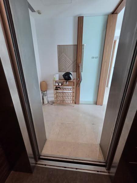 Volari, 12 Balmoral Road, Tanglin / Holland / Bukit Timah, 2 Bedrooms, 1,324 sqft, Condominium For Rent, by Edwin, 500261389 - Entrance - PropertyGuru.com.sg