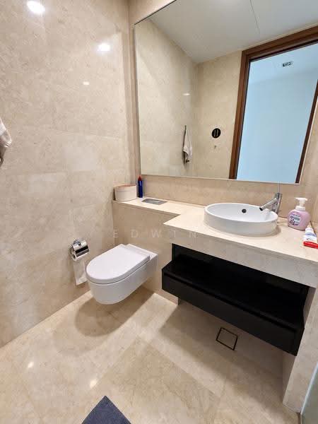 Volari, 12 Balmoral Road, Tanglin / Holland / Bukit Timah, 2 Bedrooms, 1,324 sqft, Condominium For Rent, by Edwin, 500261389 - Common Bathroom - PropertyGuru.com.sg