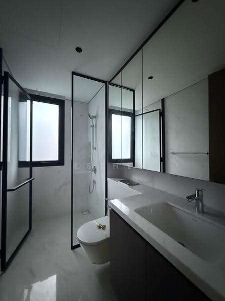 Bournemouth, Bournemouth, East Coast / Marine Parade, 6 Bedrooms, 8,826 sqft, Detached House For Sale, by Esther Zou, 500261422 - Bathroom - PropertyGuru.com.sg
