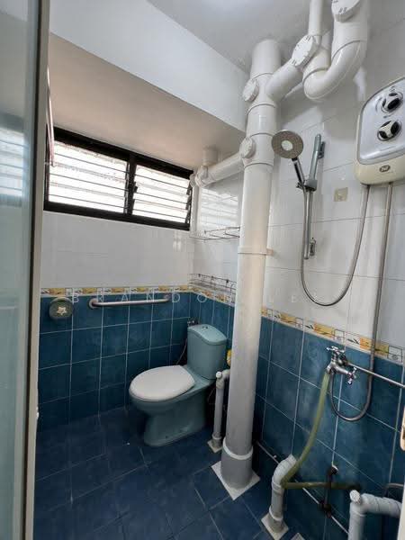 611 Ang Mo Kio Avenue 5, 611 Ang Mo Kio Avenue 5, Ang Mo Kio / Bishan / Thomson, 3 Bedrooms, 980 sqft, HDB Flat For Sale, by Brandon Lee, 500261430 - Bathroom - PropertyGuru.com.sg