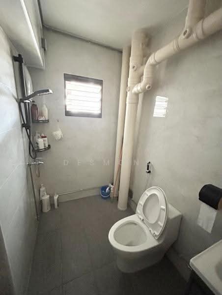 649A Jurong West Street 61, 649A Jurong West Street 61, Boon Lay / Jurong / Tuas, Room Rental, 118 sqft, HDB Flat For Rent, by Desmond Chua, 500261438 - Bathroom - PropertyGuru.com.sg