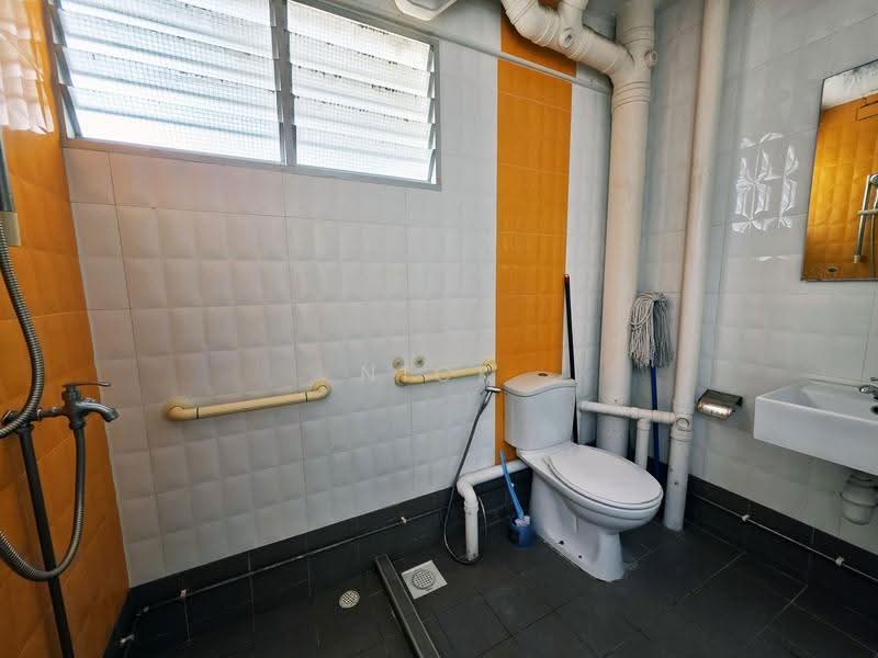 289 Yishun Avenue 6, 289 Yishun Avenue 6, Sembawang / Yishun, 3 Bedrooms, 1,302 sqft, HDB Flat For Sale, by Nick Tan, 500261440 - Bathroom - PropertyGuru.com.sg