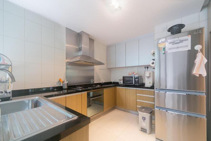 Varsity Park Condominium, 38 West Coast Road, Buona Vista / West Coast / Clementi New Town, 2 Bedrooms, 1,055 sqft, Condominium For Rent, by Roy Low, 500261461 - Kitchen - PropertyGuru.com.sg