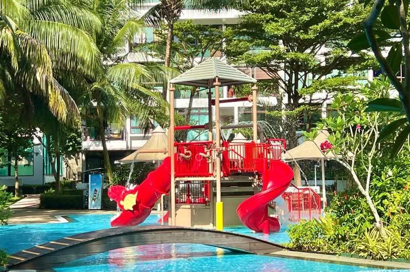 Varsity Park Condominium, 38 West Coast Road, Buona Vista / West Coast / Clementi New Town, 2 Bedrooms, 1,055 sqft, Condominium For Rent, by Roy Low, 500261461 - Pool - PropertyGuru.com.sg