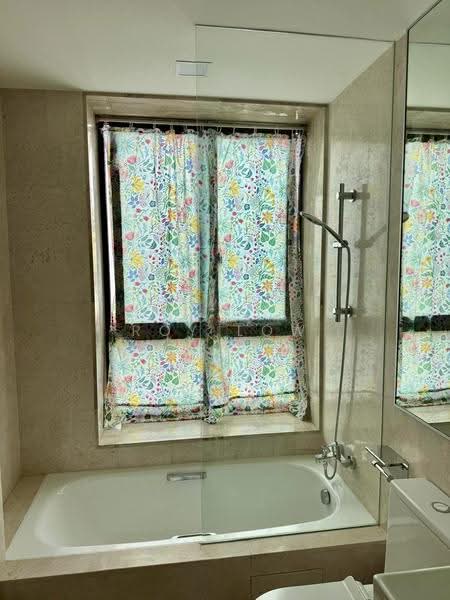 Varsity Park Condominium, 38 West Coast Road, Buona Vista / West Coast / Clementi New Town, 2 Bedrooms, 1,055 sqft, Condominium For Rent, by Roy Low, 500261461 - Bathroom - PropertyGuru.com.sg