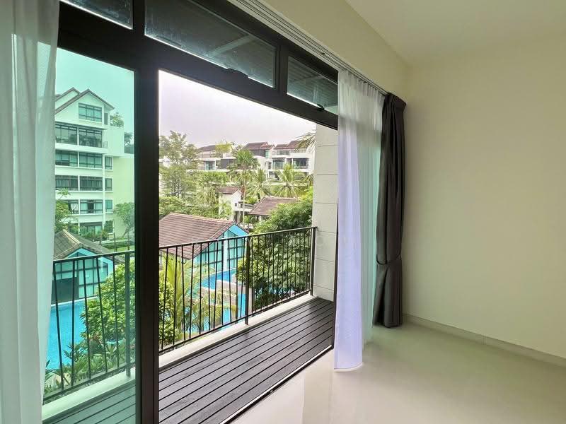 Varsity Park Condominium, 38 West Coast Road, Buona Vista / West Coast / Clementi New Town, 2 Bedrooms, 1,055 sqft, Condominium For Rent, by Roy Low, 500261461 - Balcony - PropertyGuru.com.sg