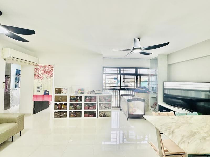 152 Lorong 2 Toa Payoh, 152 Lorong 2 Toa Payoh, Balestier / Toa Payoh, 3 Bedrooms, 926 sqft, HDB Flat For Sale, by Melody Liew, 500261540 - Living Room - PropertyGuru.com.sg
