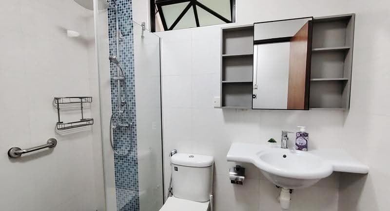 The Anchorage, 370G Alexandra Road, Alexandra / Commonwealth, Room Rental, 100 sqft, Condominium For Rent, by Erica Yap, 500261547 - Bathroom - PropertyGuru.com.sg