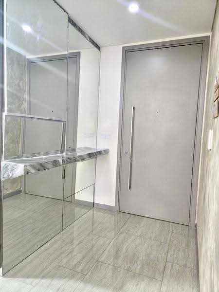 Stratum, 84 Elias Road, Pasir Ris / Tampines, 2 Bedrooms, 818 sqft, Condominium For Rent, by Johnson Tay, 500261553 - Entrance - PropertyGuru.com.sg