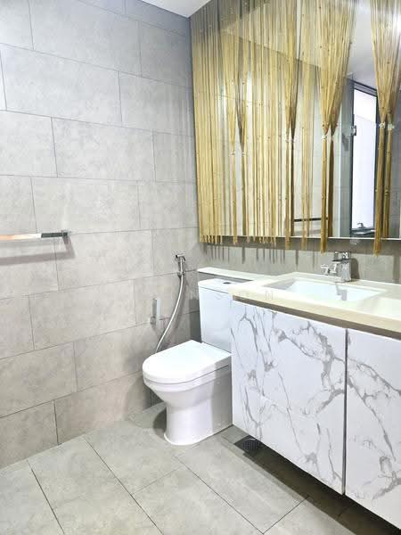 Stratum, 84 Elias Road, Pasir Ris / Tampines, 2 Bedrooms, 818 sqft, Condominium For Rent, by Johnson Tay, 500261553 - Common Bathroom - PropertyGuru.com.sg
