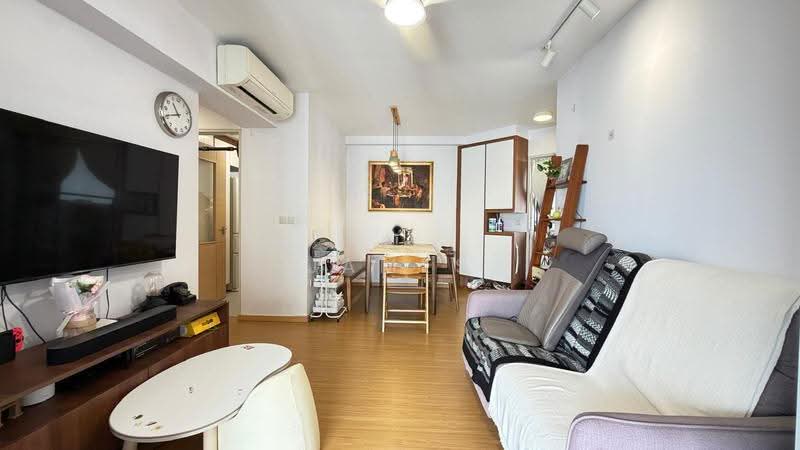 139B Lorong 1A Toa Payoh, 139B Lorong 1A Toa Payoh, Balestier / Toa Payoh, 3 Bedrooms, 980 sqft, HDB Flat For Sale, by James Yeo, 500261555 - Living Room - PropertyGuru.com.sg