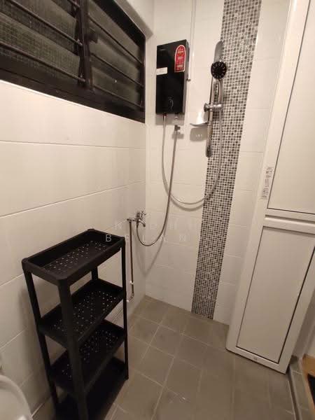 336 Ubi Avenue 1, 336 Ubi Avenue 1, Eunos / Geylang / Paya Lebar, 3 Bedrooms, 893 sqft, HDB Flat For Sale, by Nidhi Belani Mohan, 500261581 - Bathroom - PropertyGuru.com.sg