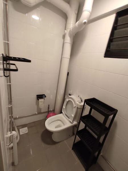 336 Ubi Avenue 1, 336 Ubi Avenue 1, Eunos / Geylang / Paya Lebar, 3 Bedrooms, 893 sqft, HDB Flat For Sale, by Nidhi Belani Mohan, 500261581 - Bathroom - PropertyGuru.com.sg