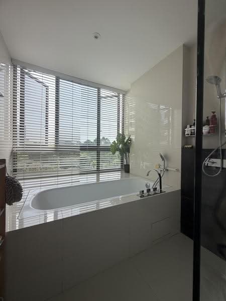 The Interlace, 188 Depot Road, Harbourfront / Telok Blangah, 3 Bedrooms, 1,765 sqft, Condominium For Sale, by Kalvin Lai, 500261583 - Bathroom - PropertyGuru.com.sg