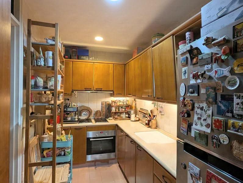 Gallop Gables, 70 Farrer Road, Tanglin / Holland / Bukit Timah, 2 Bedrooms, 1,184 sqft, Condominium For Rent, by Jacqueline French, 500261586 - Kitchen - PropertyGuru.com.sg