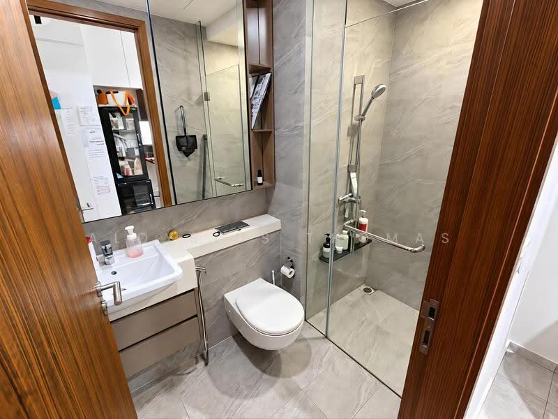 Stirling Residences, 25 Stirling Road, Alexandra / Commonwealth, 3 Bedrooms, 786 sqft, Condominium For Sale, by Aloysius Thomas Tan, 500261611 - Bathroom - PropertyGuru.com.sg