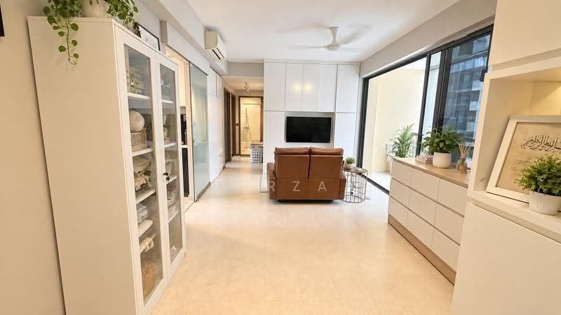 Palm Isles, 40 Flora Drive, Changi Airport / Changi Village, 3 Bedrooms, 990 sqft, Condominium For Sale, by Mirza Amir, 500261652 - Living Room - PropertyGuru.com.sg
