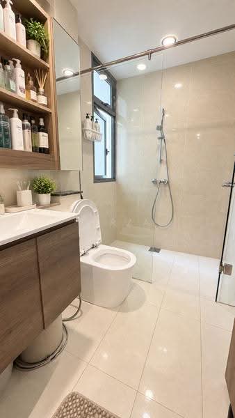 Palm Isles, 40 Flora Drive, Changi Airport / Changi Village, 3 Bedrooms, 990 sqft, Condominium For Sale, by Mirza Amir, 500261652 - Bathroom - PropertyGuru.com.sg