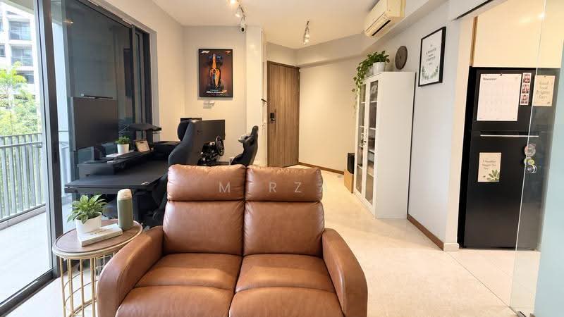 Palm Isles, 40 Flora Drive, Changi Airport / Changi Village, 3 Bedrooms, 990 sqft, Condominium For Sale, by Mirza Amir, 500261652 - Living Room - PropertyGuru.com.sg