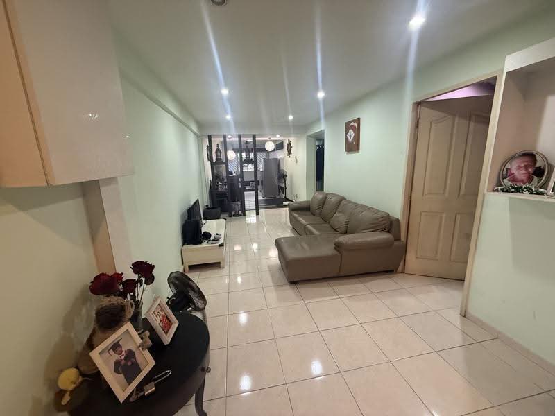 150 Ang Mo Kio Avenue 5, 150 Ang Mo Kio Avenue 5, Ang Mo Kio / Bishan / Thomson, 2 Bedrooms, 894 sqft, HDB Flat For Sale, by G. Rajan, 500261654 - Living Room - PropertyGuru.com.sg