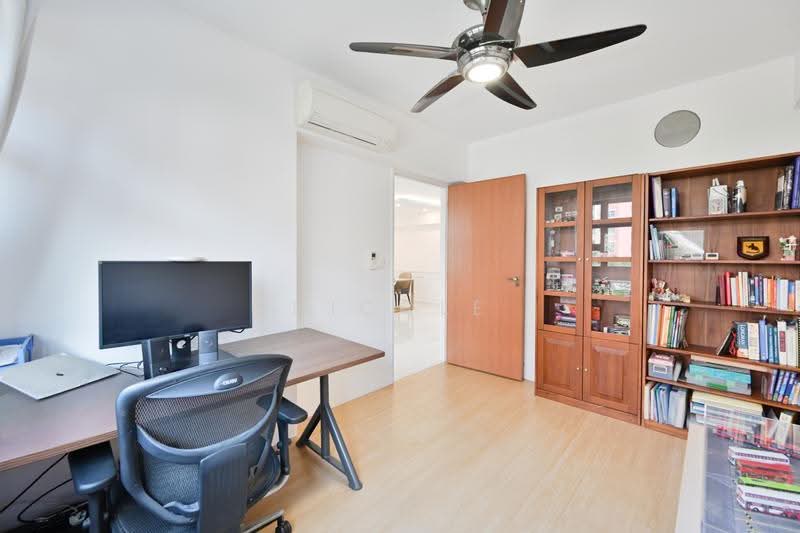 442A Bukit Batok West Avenue 8, 442A Bukit Batok West Avenue 8, Dairy Farm / Bukit Panjang / Choa Chu Kang, 3 Bedrooms, 1,206 sqft, HDB Flat For Sale, by Nicole Chan, 500261656 - Common Bedroom - PropertyGuru.com.sg