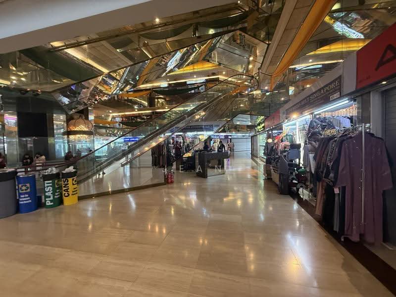 Golden Landmark, 390 Victoria Street, Beach Road / Bugis / Rochor, 570 sqft, Other Retail For Sale, by Jean Lim, 500261702 - Corridor - CommercialGuru.com.sg