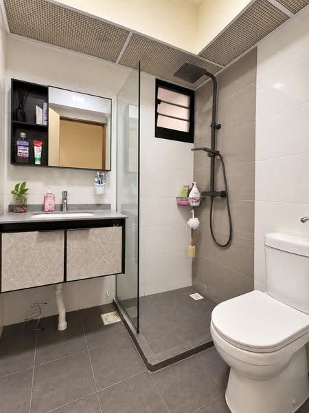 458B Sengkang West Road, 458B Sengkang West Road, Seletar / Yio Chu Kang, 3 Bedrooms, 1,001 sqft, HDB Flat For Sale, by Kenli Tan, 500261704 - Bathroom - PropertyGuru.com.sg