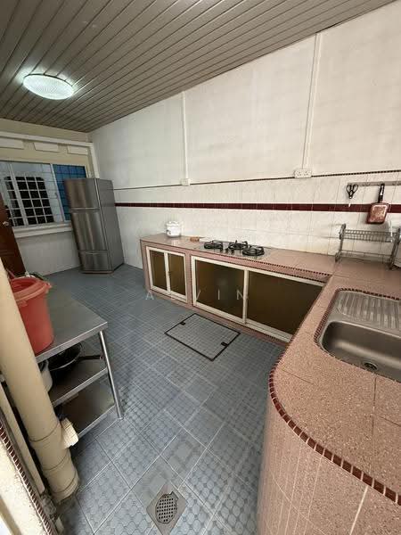 Sembawang Springs Estate, Jalan Salang, Sembawang / Yishun, 6 Bedrooms, 3,000 sqft, Terraced House For Sale, by Alvin Lim, 500261717 - Kitchen - PropertyGuru.com.sg