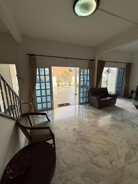 Sembawang Springs Estate, Jalan Salang, Sembawang / Yishun, 6 Bedrooms, 3,000 sqft, Terraced House For Sale, by Alvin Lim, 500261717 - Living Room - PropertyGuru.com.sg