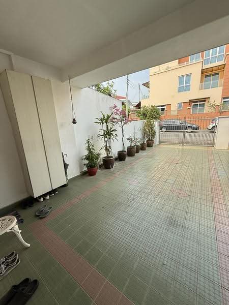 Sembawang Springs Estate, Jalan Salang, Sembawang / Yishun, 6 Bedrooms, 3,000 sqft, Terraced House For Sale, by Alvin Lim, 500261717 - Exterior - PropertyGuru.com.sg