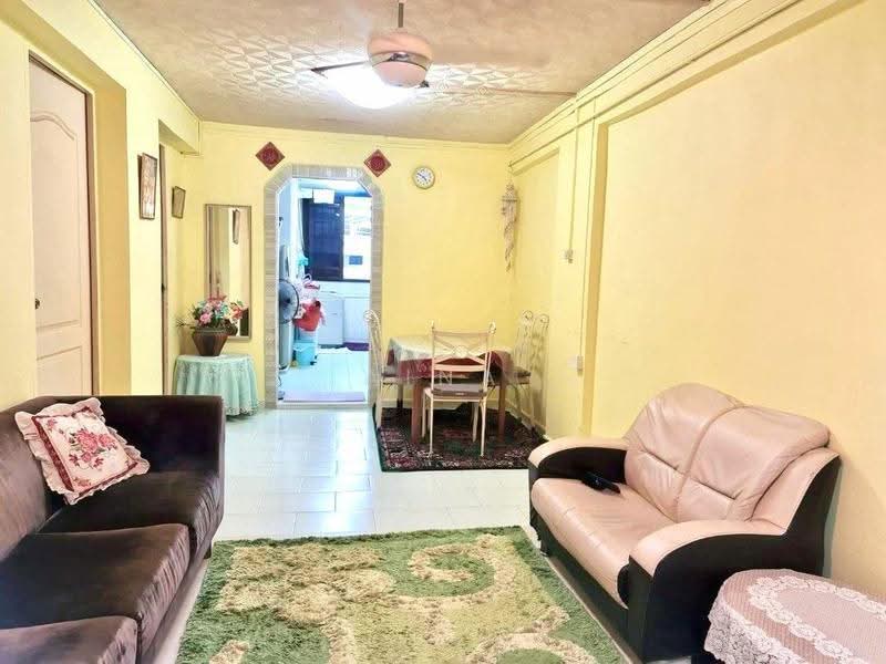 Spacious Corner 3 Room HDB near Bukit Batok MRT, , 2 Bedrooms, 743 sqft, HDB Flat For Sale, by Aina Lie 李艾娜, 500261718 - Living Room - PropertyGuru.com.sg