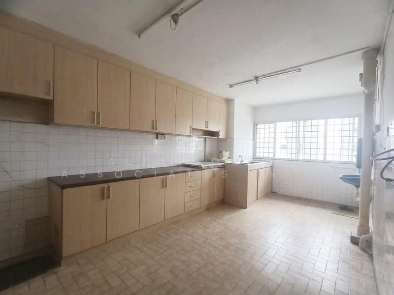 427 Clementi Avenue 3, 427 Clementi Avenue 3, Buona Vista / West Coast / Clementi New Town, 2 Bedrooms, 721 sqft, HDB Flat For Sale, by JOE ANG, 500261729 - Kitchen - PropertyGuru.com.sg