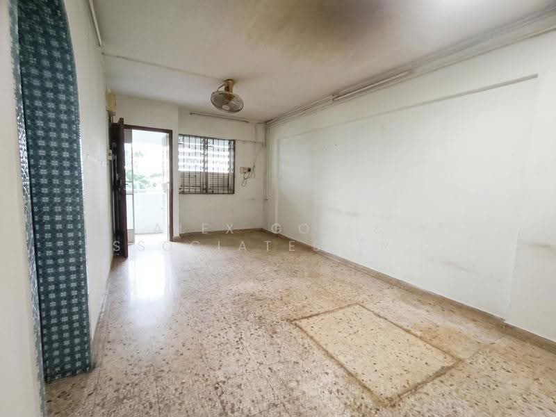 427 Clementi Avenue 3, 427 Clementi Avenue 3, Buona Vista / West Coast / Clementi New Town, 2 Bedrooms, 721 sqft, HDB Flat For Sale, by JOE ANG, 500261729 - Living Room - PropertyGuru.com.sg