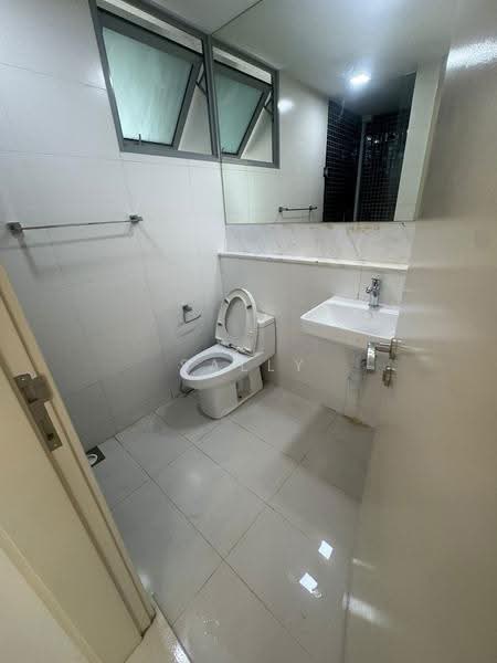 Ferraria Park Condo, 8 Flora Drive, Changi Airport / Changi Village, 2 Bedrooms, 914 sqft, Condominium For Rent, by Sally Cheah, 500261750 - Bathroom - PropertyGuru.com.sg