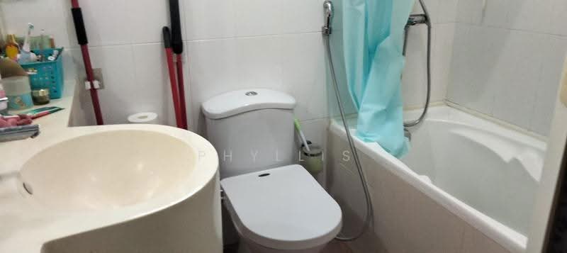 blk 327B anchorvale road sengkang, anchorvale road, 3 Bedrooms, 990 sqft, HDB Flat For Sale, by Phyllis Yap, 500261756 - Bathroom - PropertyGuru.com.sg