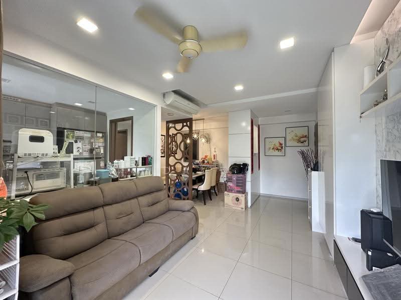 The Visionaire, 200 Canberra Drive, Sembawang / Yishun, 3 Bedrooms, 980 sqft, Condominium For Sale, by Dave Ong, 500261763 - Living Room - PropertyGuru.com.sg
