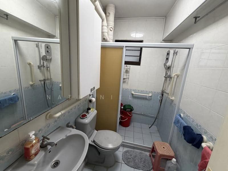 144 Lorong 2 Toa Payoh, 144 Lorong 2 Toa Payoh, Balestier / Toa Payoh, Room Rental, 250 sqft, HDB Flat For Rent, by Nathaniel Goh, 500261783 - Bathroom - PropertyGuru.com.sg