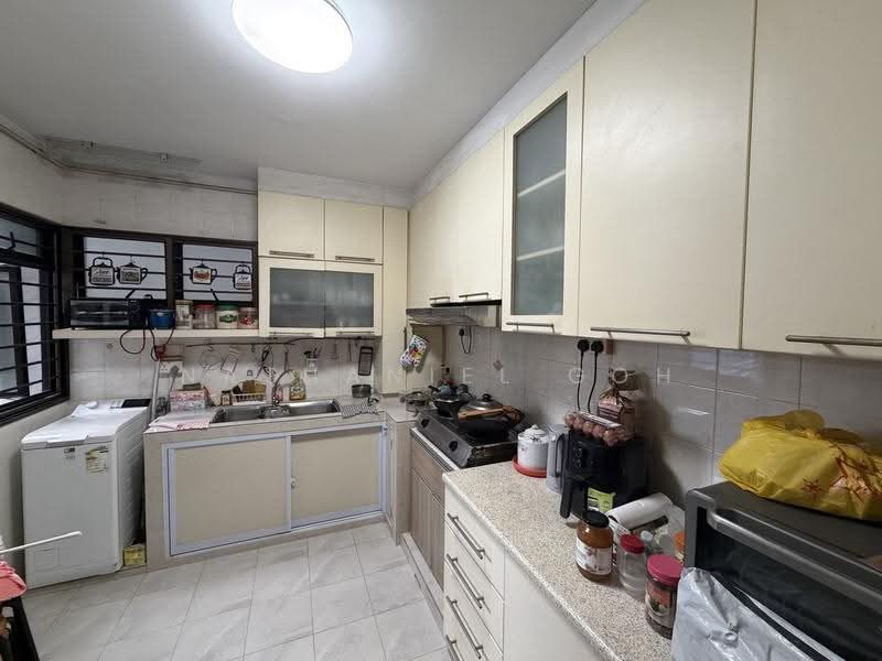 144 Lorong 2 Toa Payoh, 144 Lorong 2 Toa Payoh, Balestier / Toa Payoh, Room Rental, 250 sqft, HDB Flat For Rent, by Nathaniel Goh, 500261783 - Kitchen - PropertyGuru.com.sg