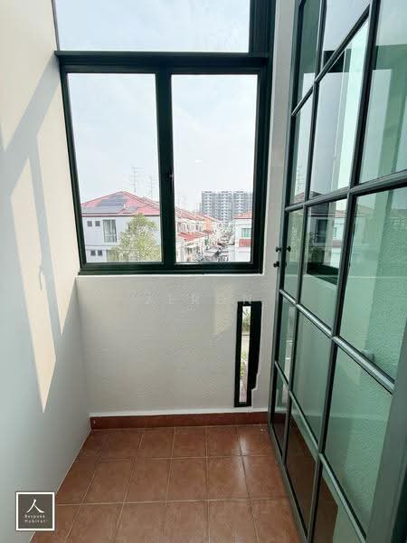 Westville, 12 Westwood Terrace, Boon Lay / Jurong / Tuas, Studio, 210 sqft, Terraced House For Rent, by Jeron Lee, 500261839 - Balcony - PropertyGuru.com.sg