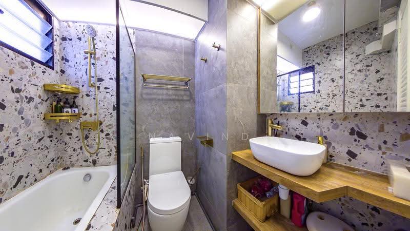 58 Havelock Road, 58 Havelock Road, Alexandra / Commonwealth, 3 Bedrooms, 958 sqft, HDB Flat For Sale, by Navind Raj, 500261847 - Bathroom - PropertyGuru.com.sg