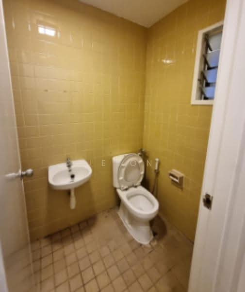 The Cairnhill, 4 Cairnhill Rise, Orchard / River Valley, 4 Bedrooms, 2,788 sqft, Condominium For Rent, by Jeron Lee, 500261876 - Bathroom - PropertyGuru.com.sg