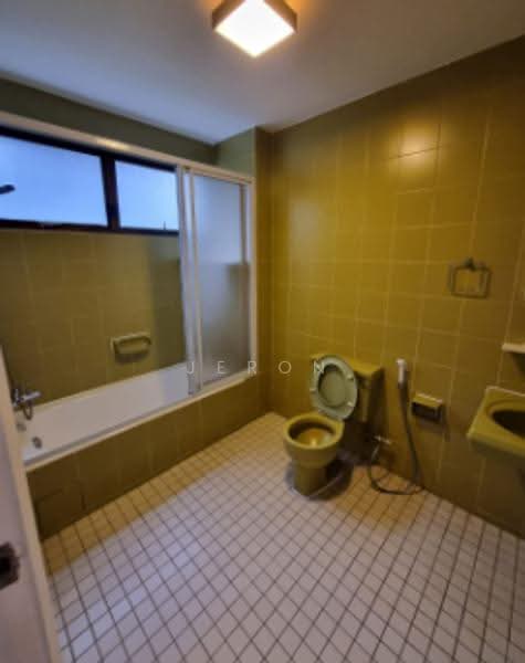 The Cairnhill, 4 Cairnhill Rise, Orchard / River Valley, 4 Bedrooms, 2,788 sqft, Condominium For Rent, by Jeron Lee, 500261876 - Bathroom - PropertyGuru.com.sg