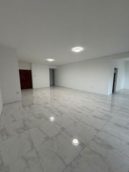 The Cairnhill, 4 Cairnhill Rise, Orchard / River Valley, 4 Bedrooms, 2,788 sqft, Condominium For Rent, by Jeron Lee, 500261876 - Living Room - PropertyGuru.com.sg