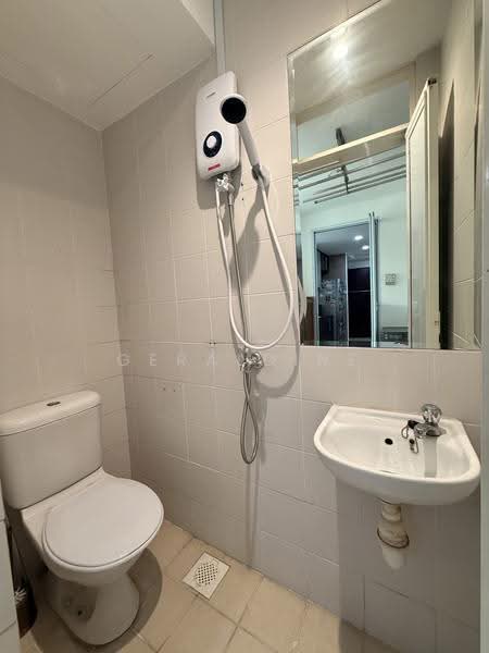 Rio Vista, 10 Upper Serangoon View, Hougang / Punggol / Sengkang, Room Rental, 100 sqft, Condominium For Rent, by Geraldine Foo, 500261880 - Bathroom - PropertyGuru.com.sg