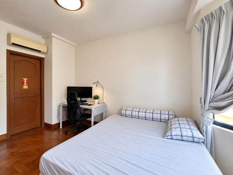 Westcove Condo, 16 West Coast Crescent, Buona Vista / West Coast / Clementi New Town, 3 Bedrooms, 1,206 sqft, Condominium For Rent, by Raymond Tung, 500261887 - Master Bedroom - PropertyGuru.com.sg